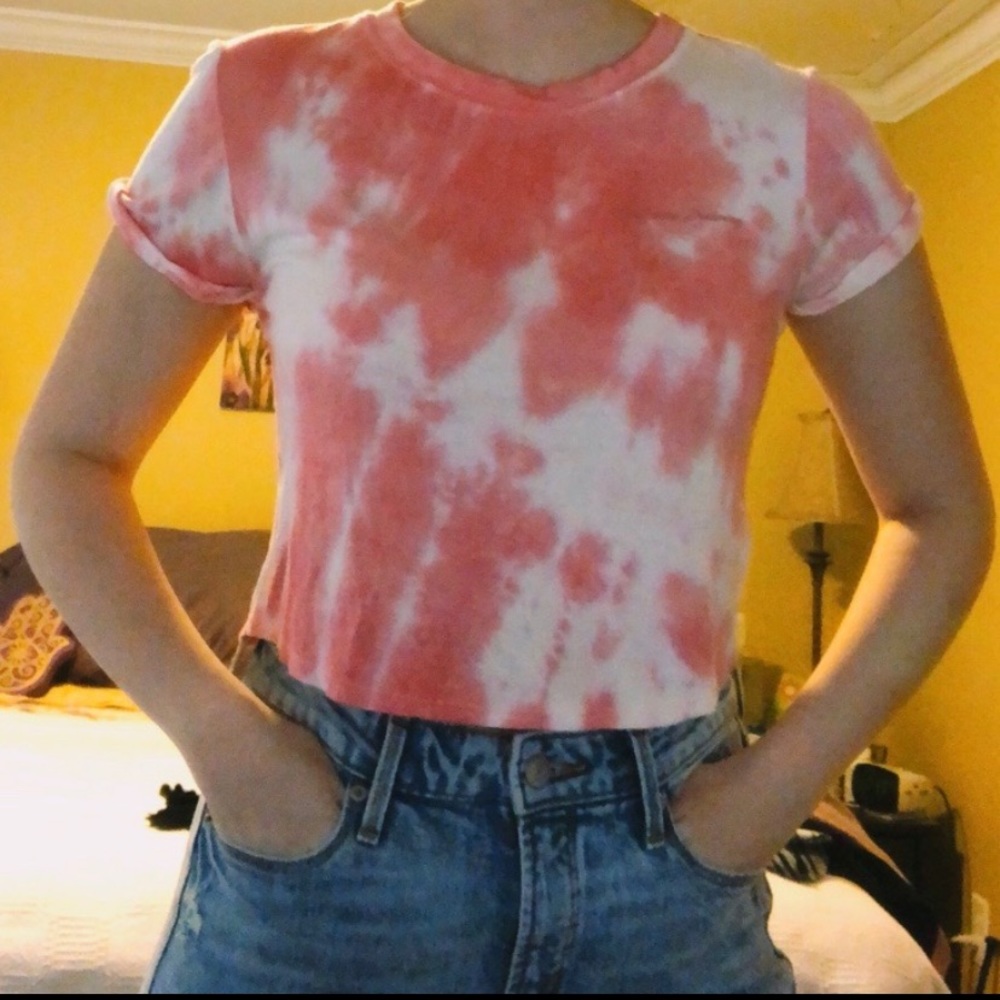 Pink and white tie dye tee